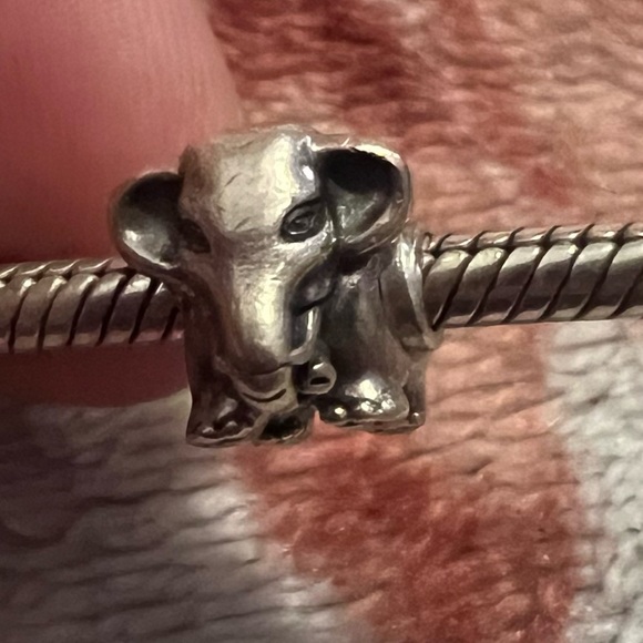 Ellie the Elephant Pandora Charm - Picture 1 of 7
